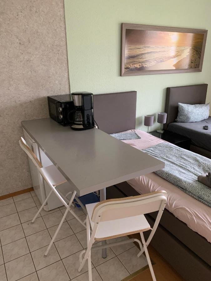 Ruhige Sonnige Wohnung Mit Rooftopterrasse Nahe Universitaet Gerbrunn Exterior foto